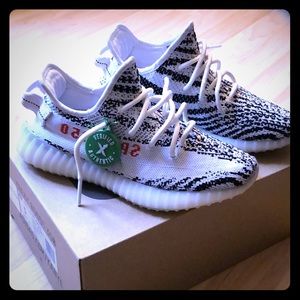 🖤Authentic Yeezy  Zebra Boost🖤